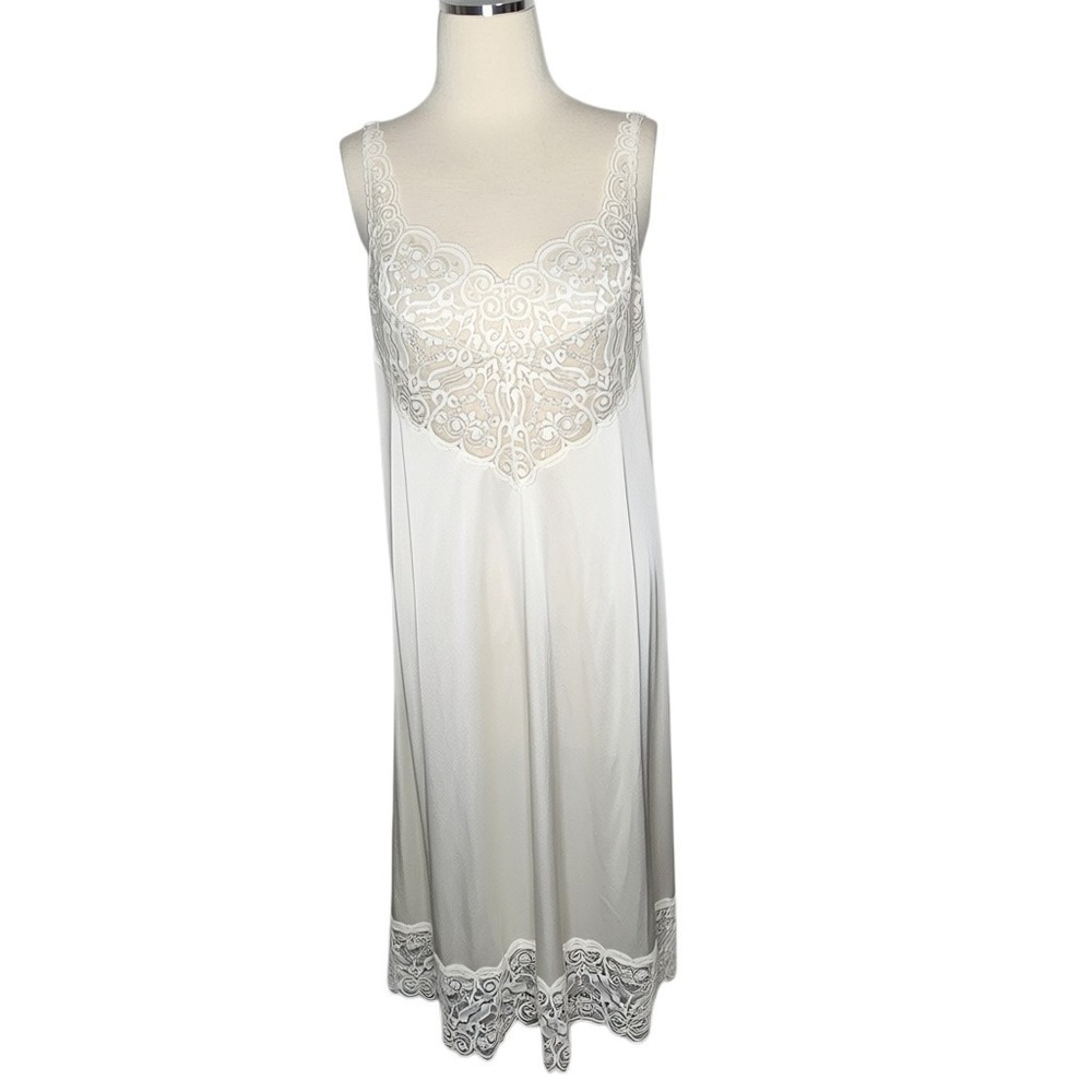 Cabernet Vintage Ivory Nylon Tricot Lace Trim Full Slip Dress Size 38/28 Med USA